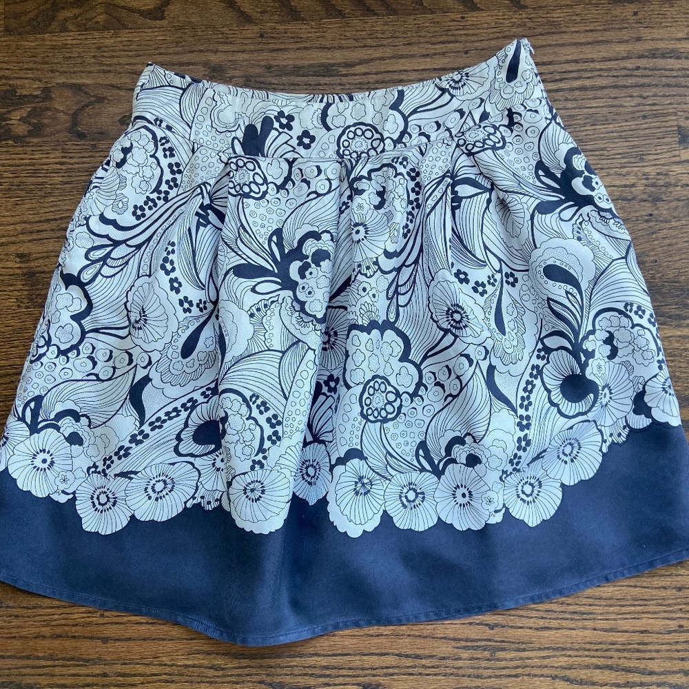 Short floral skirt by See by Chloe